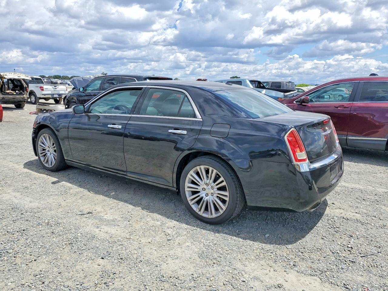 2011 Chrysler 300 Limited - Фото 2