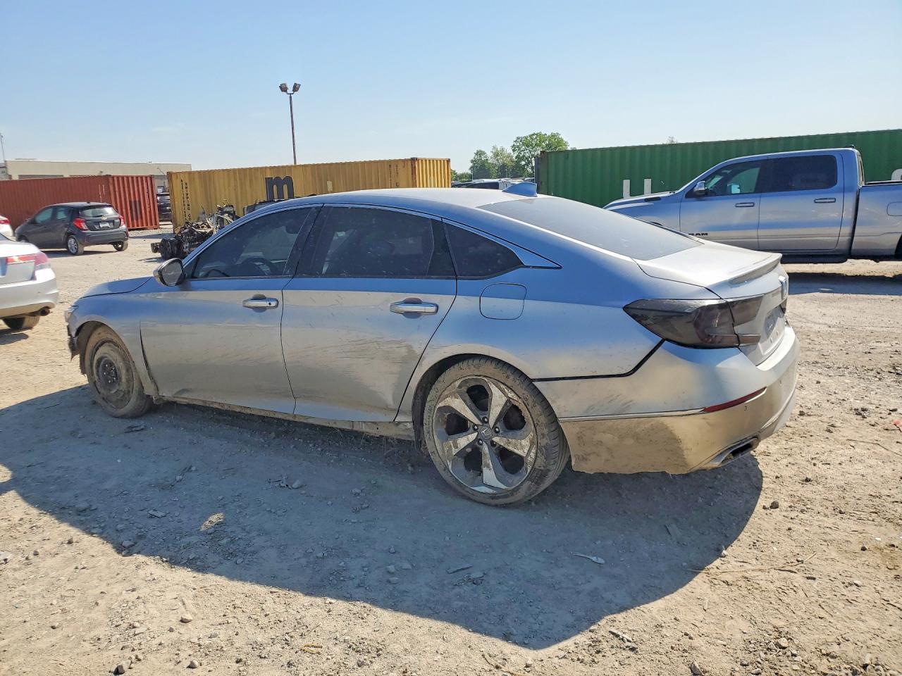 2020 Honda Accord Touring - Фото 2