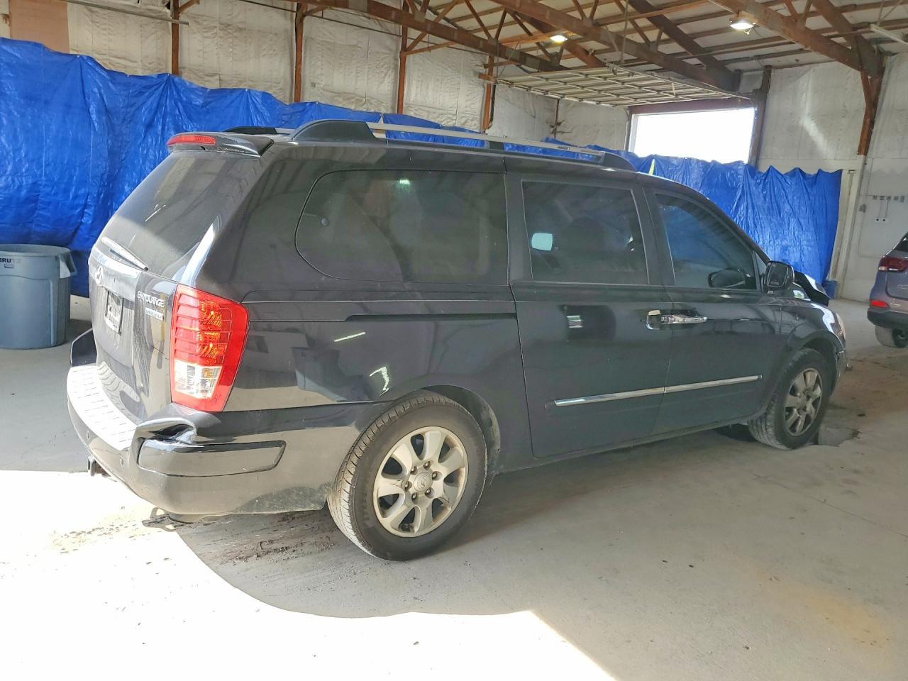 2007 Hyundai Entourage Gls - Image 3
