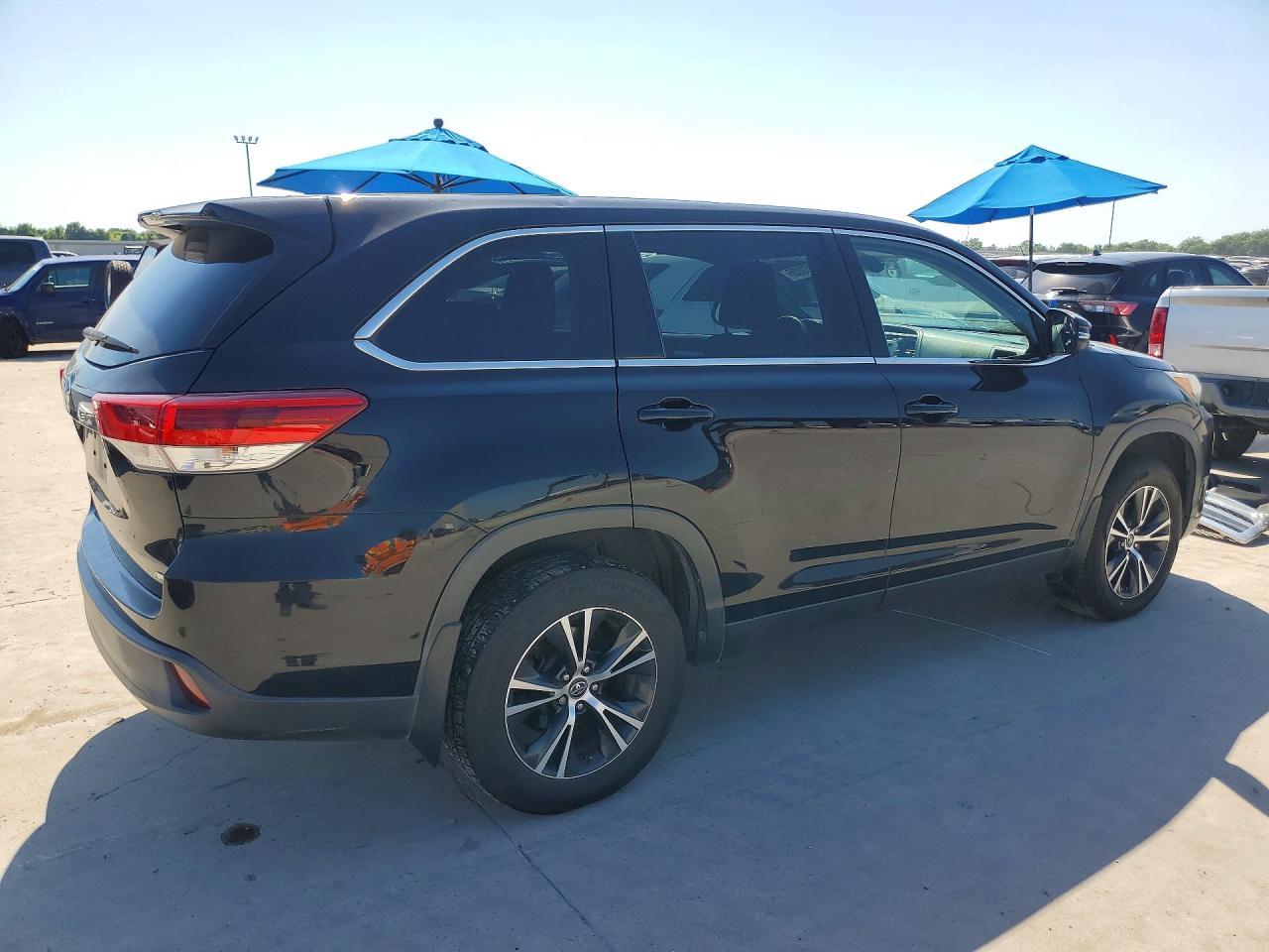 2019 Toyota Highlander Le - Фото 3