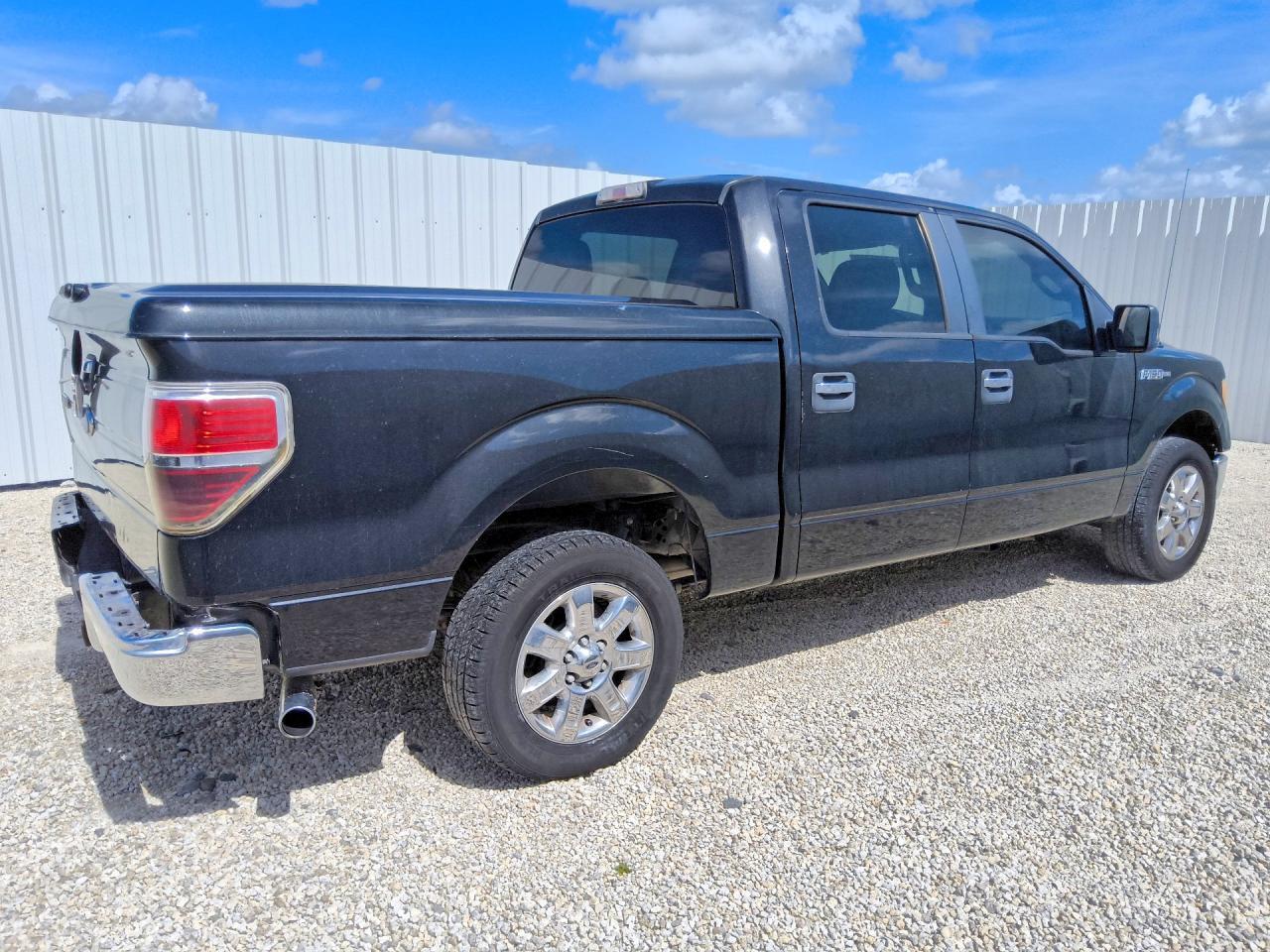 2014 Ford F150 Supercrew - Фото 3