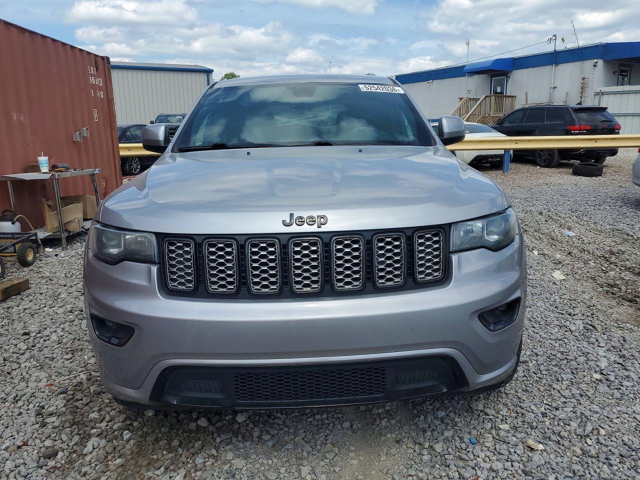 2018 Jeep Grand Cherokee Laredo - Image 5