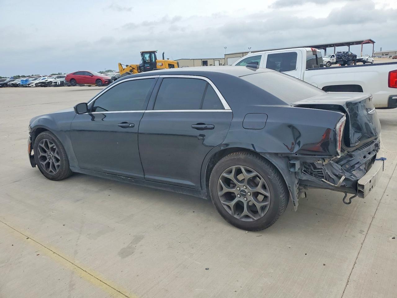 2015 Chrysler 300 Limited - Фото 2