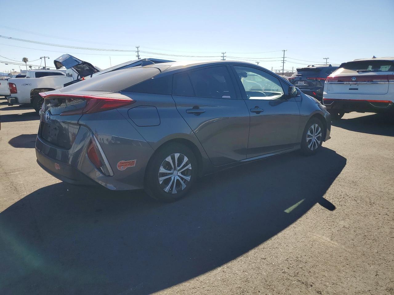 2020 Toyota Prius Prime Le - Image 3
