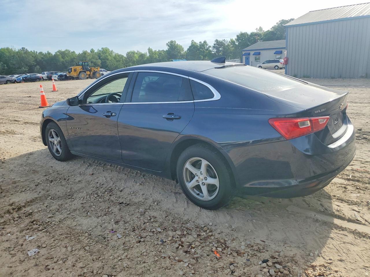 2016 Chevrolet Malibu Ls - Фото 2