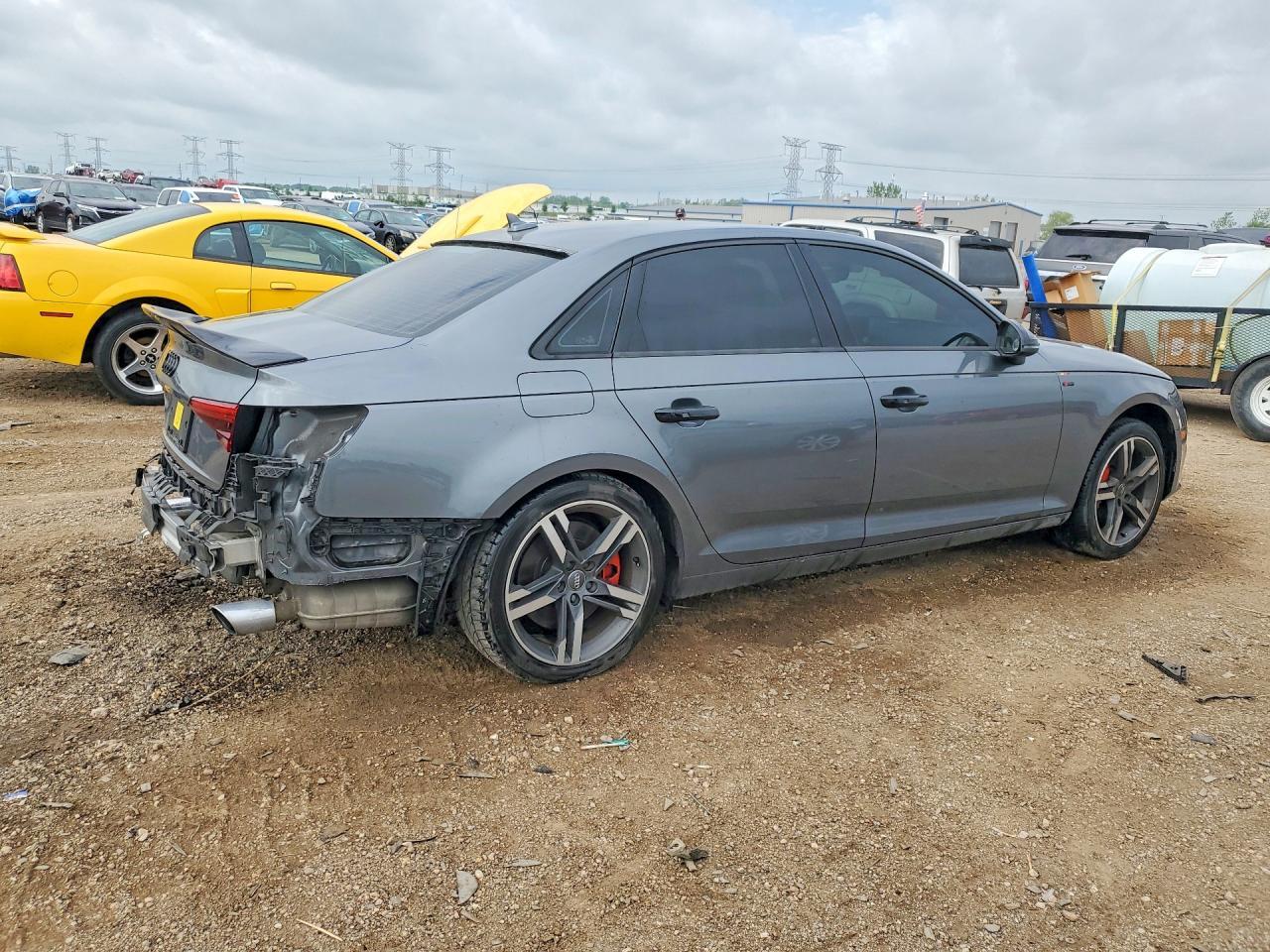 2017 Audi A4 Premium - Фото 3