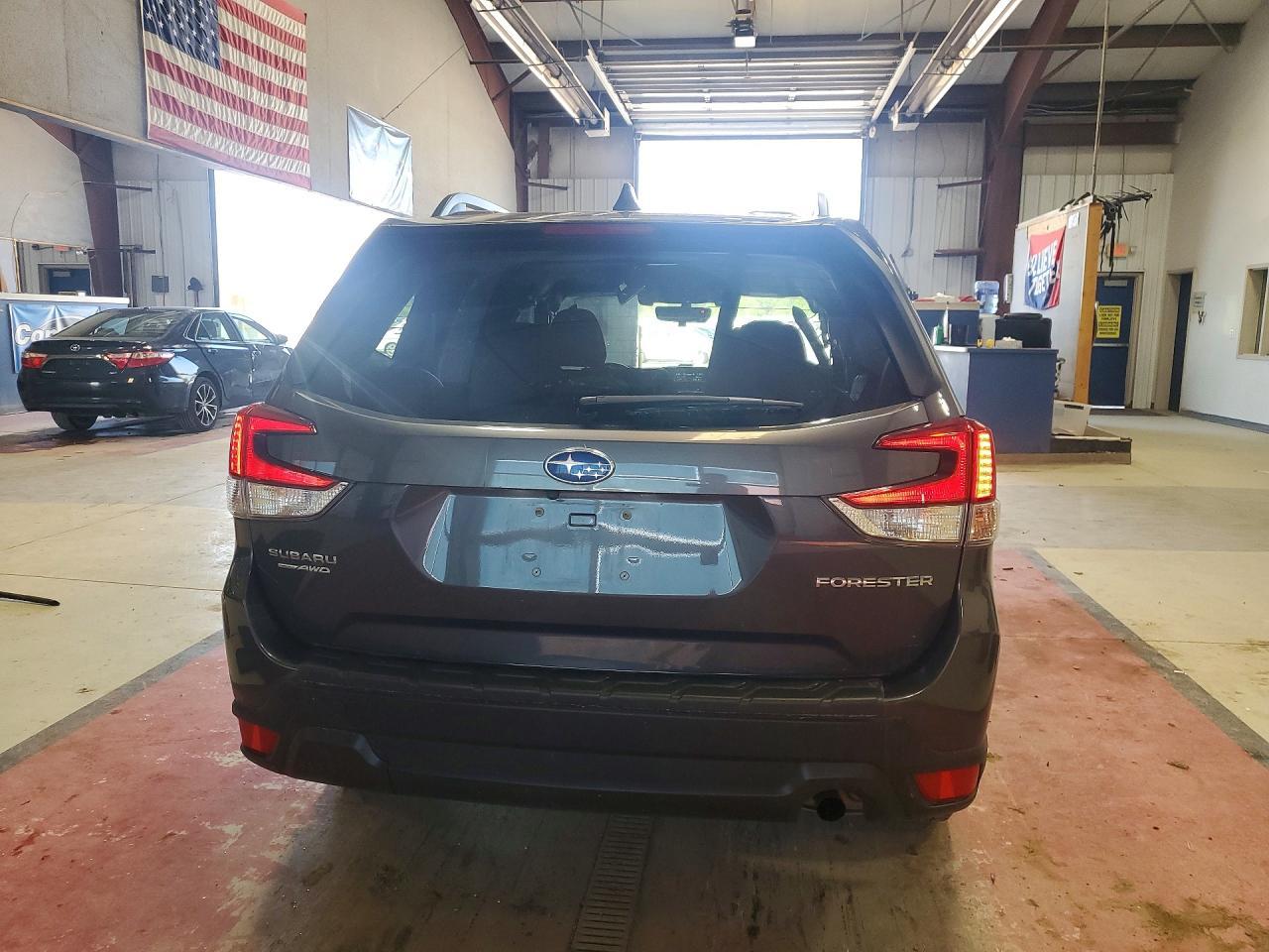 2020 Subaru Forester Premium - Фото 6