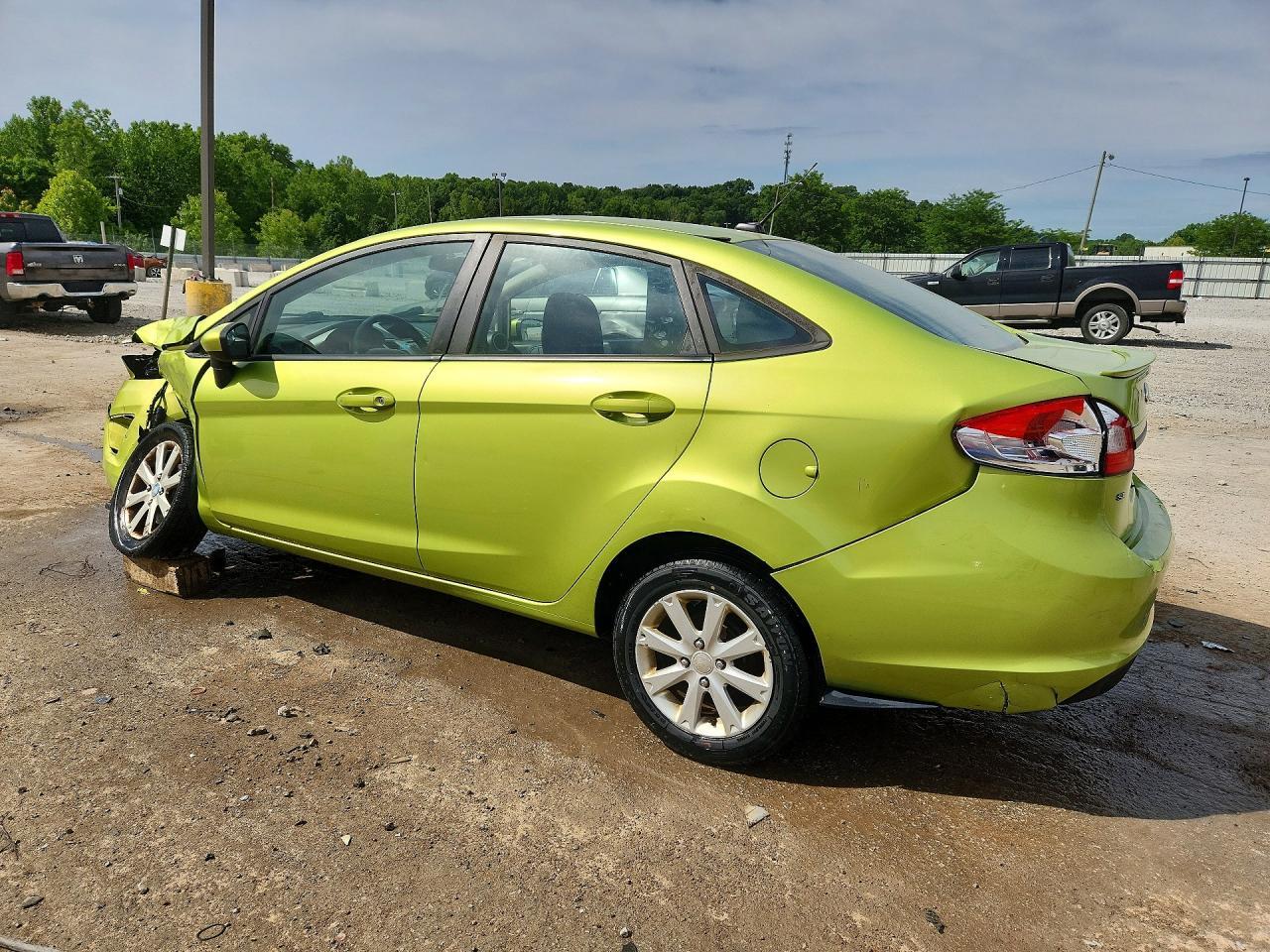 2011 Ford Fiesta Se - Фото 2
