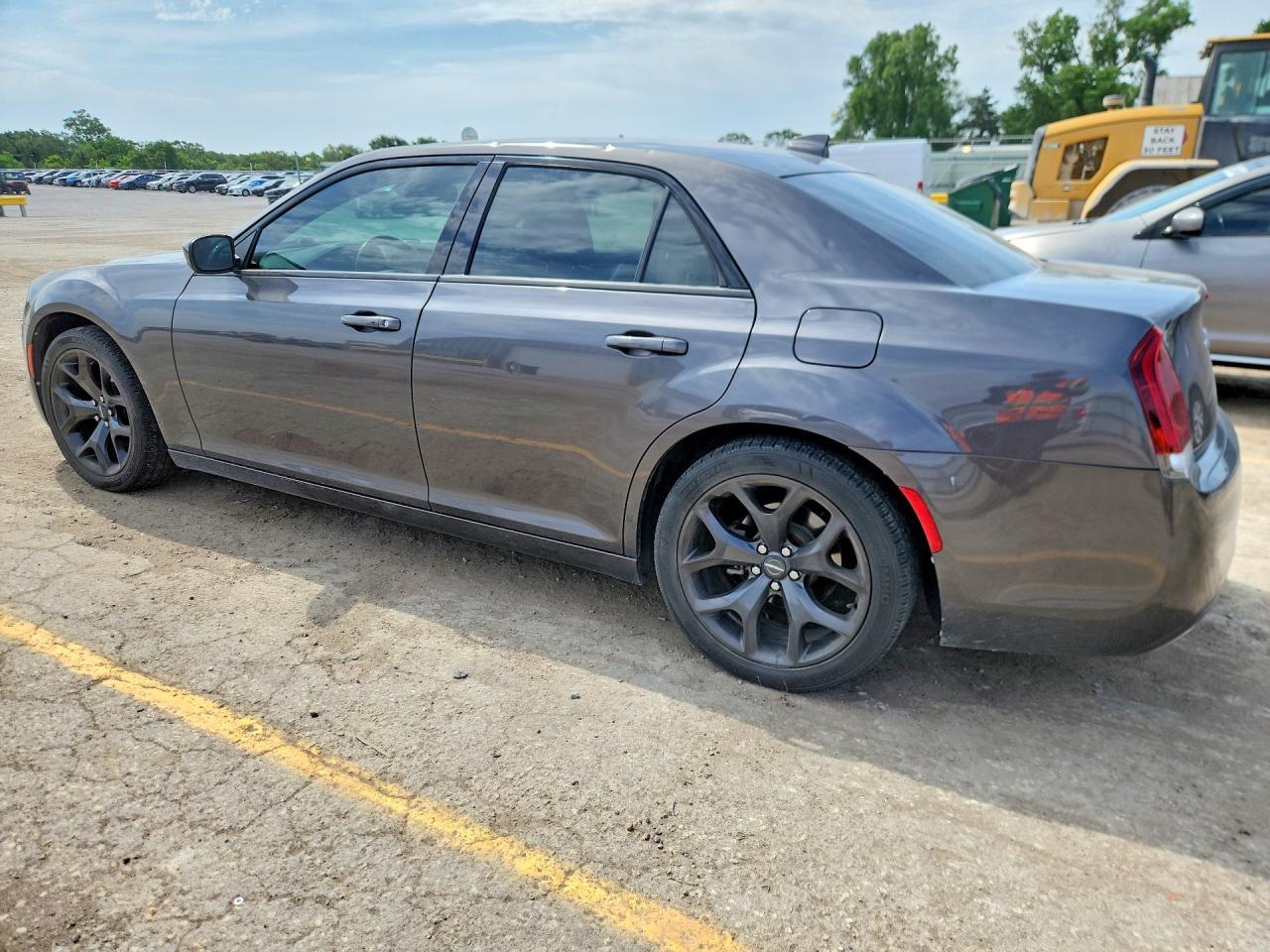 2019 Chrysler 300 S - Image 2