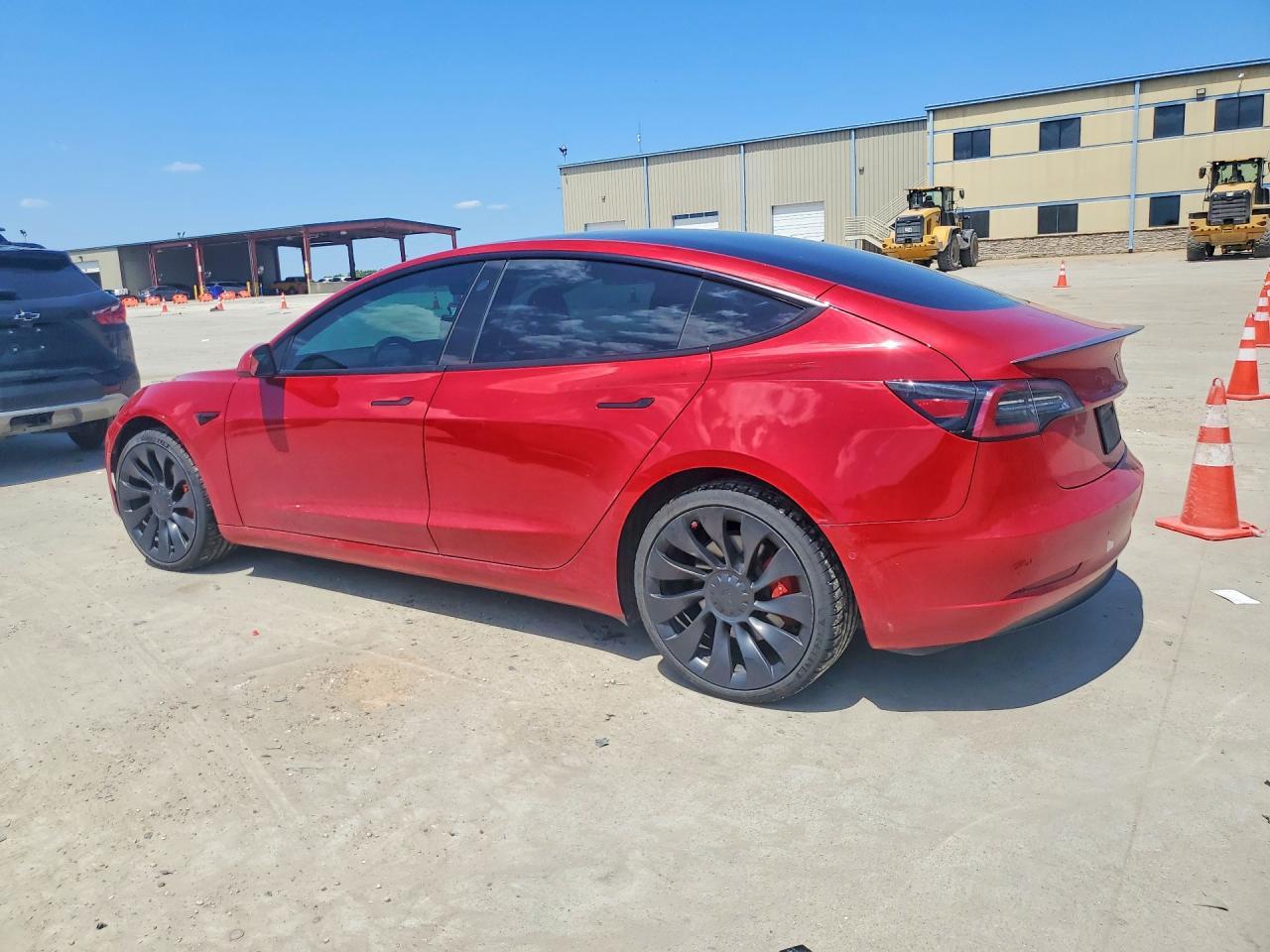2022 Tesla Model 3 - Фото 2