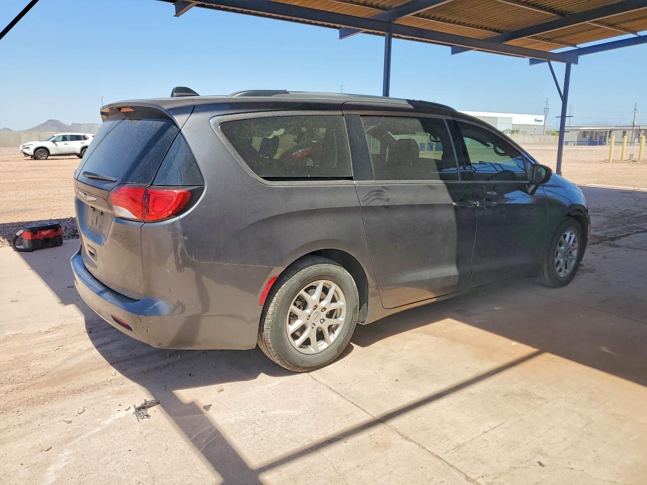 2021 Chrysler Voyager Lxi - Фото 3