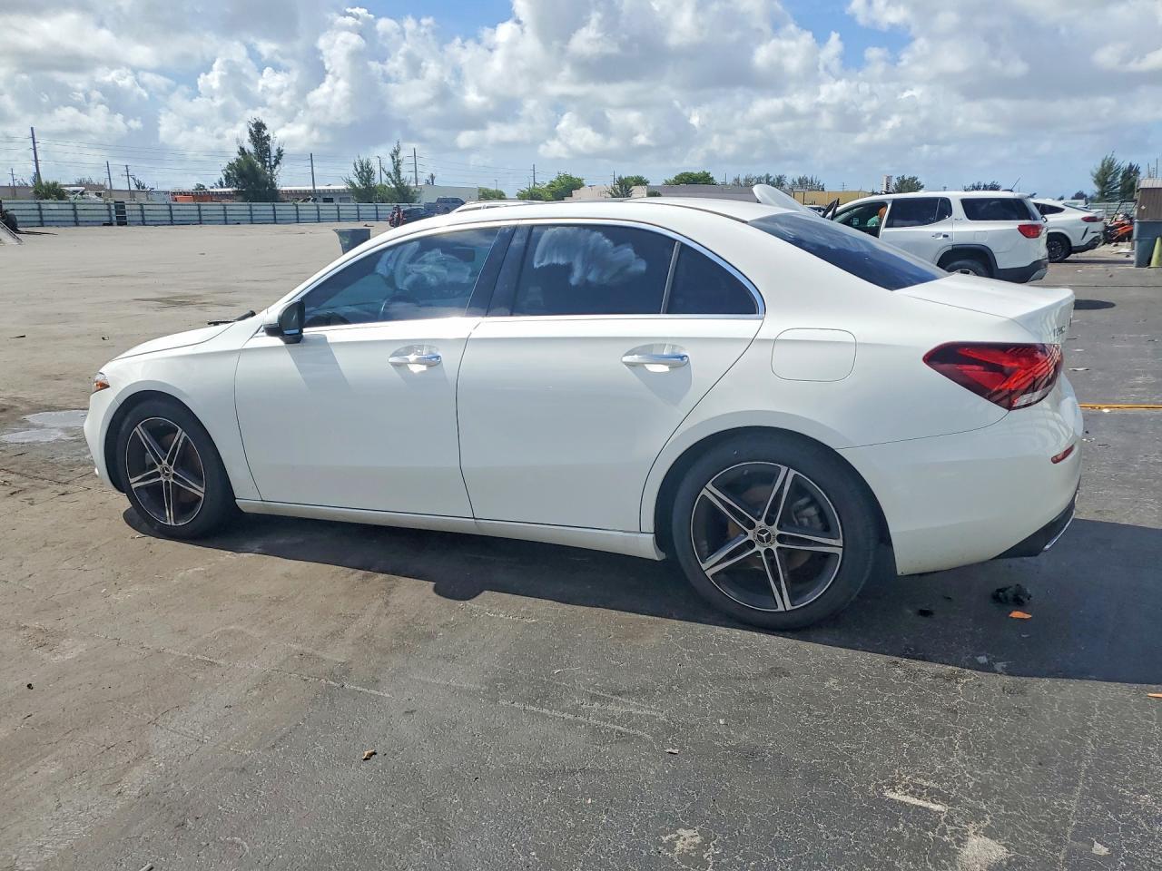 2022 Mercedes-Benz A 220 - Image 2