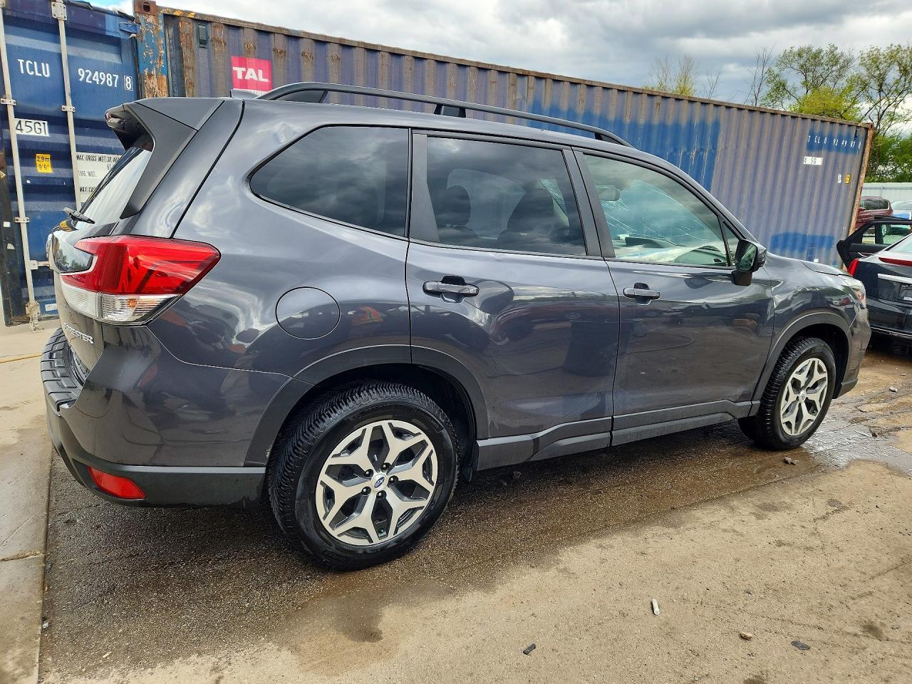 2020 Subaru Forester Premium - Image 3