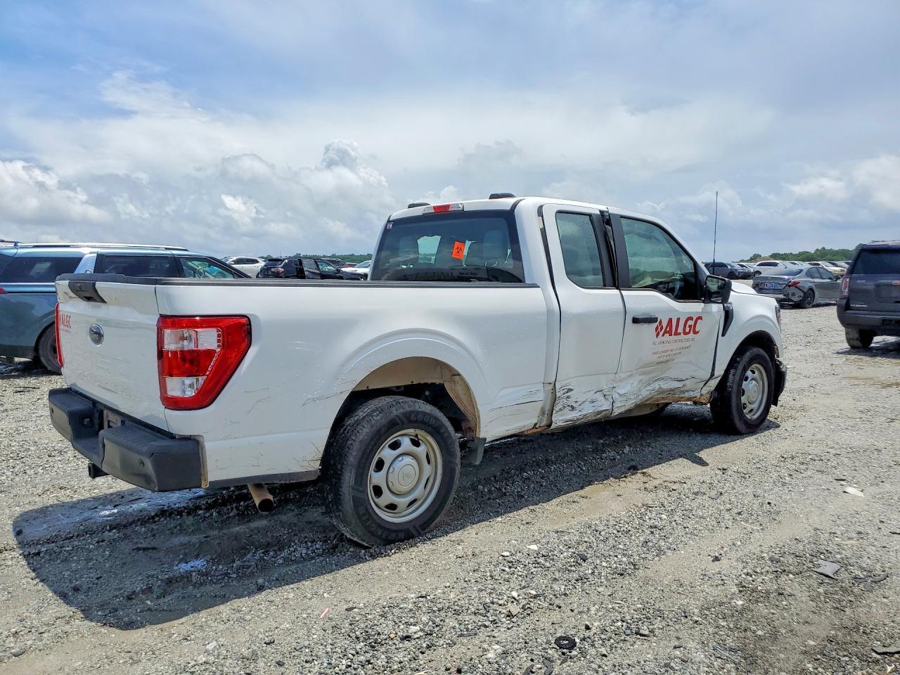 2023 Ford F150 Super Cab - Фото 3