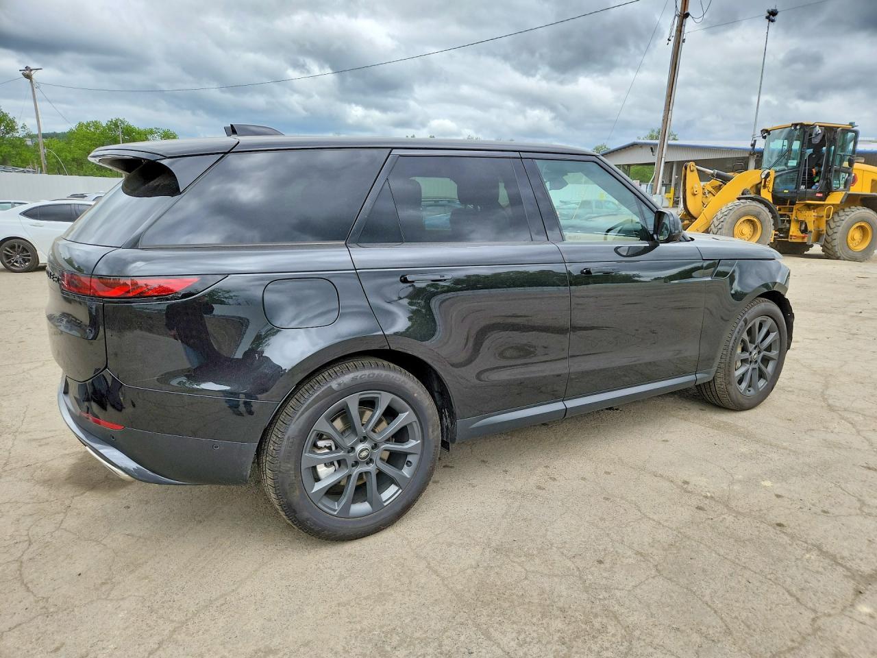 2026 Land Rover Range Rvr - Image 3