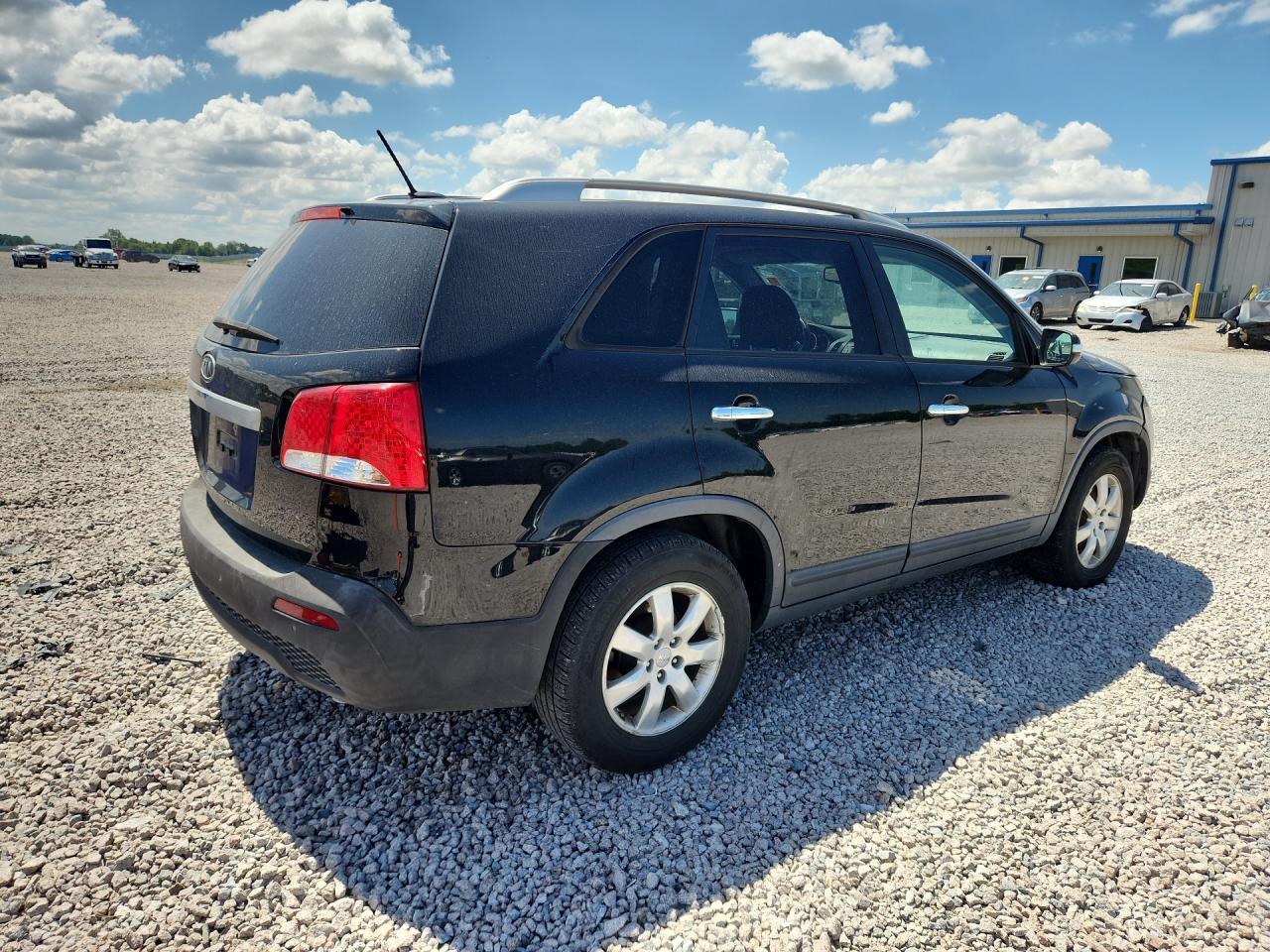 2013 Kia Sorento Lx - Image 3