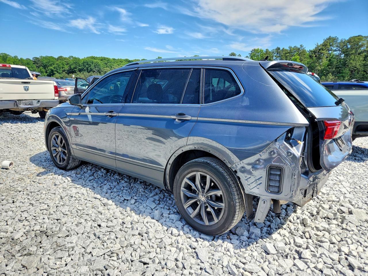 2021 Volkswagen Tiguan Se, Se R-Line Black, Sel - Image 2