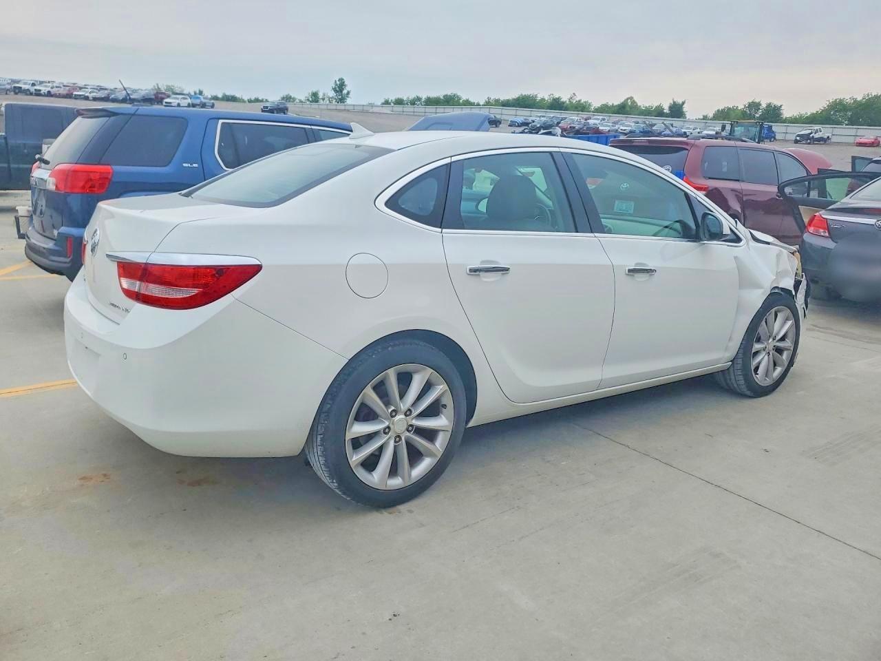 2012 Buick Verano Convenience - Фото 3