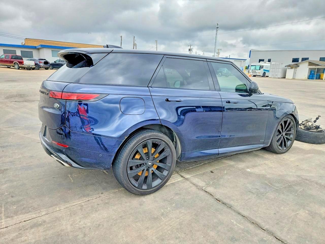 2023 Land Rover Range Rover Sport Autobiography - Image 3