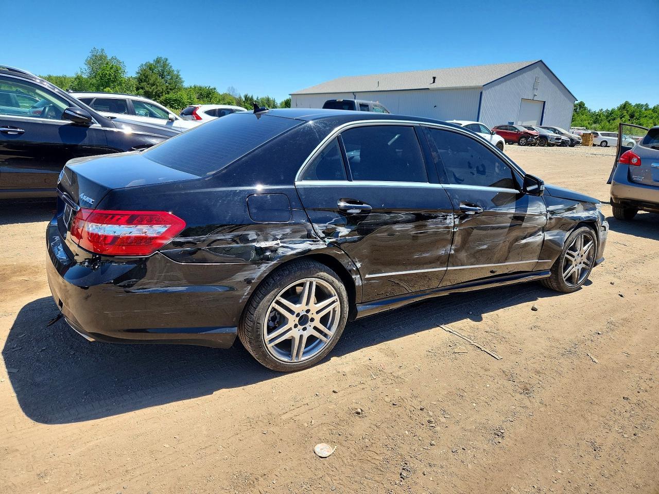 2010 Mercedes-Benz E 550 4Matic - Image 3