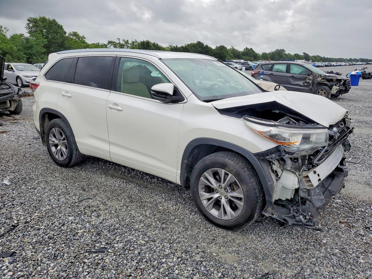 2015 Toyota Highlander Xle - Image 4