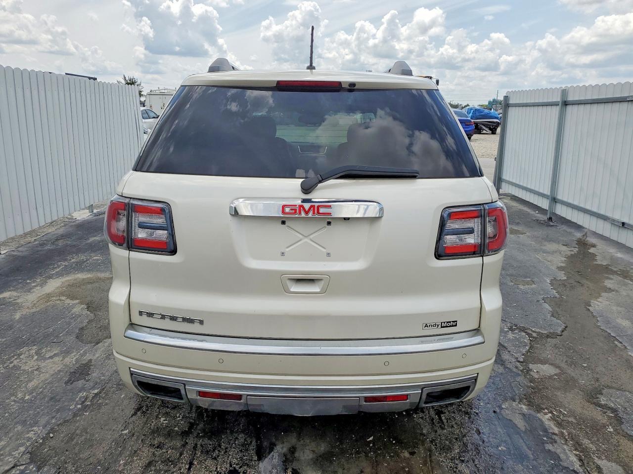 2015 GMC Acadia Denali - Фото 6