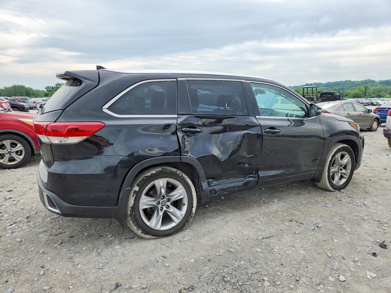 2019 Toyota Highlander Limited - Image 3