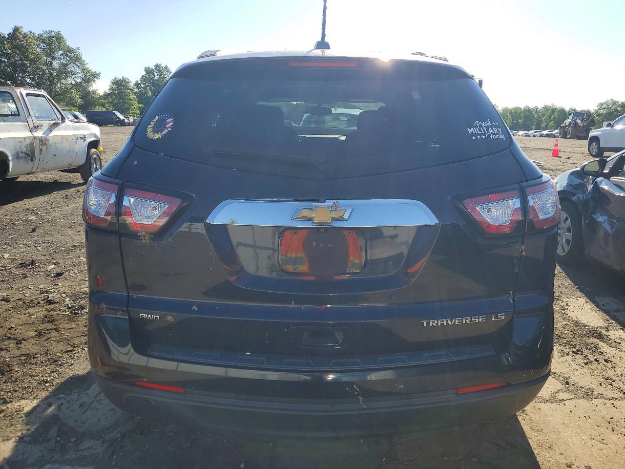 2016 Chevrolet Traverse Ls - Image 6
