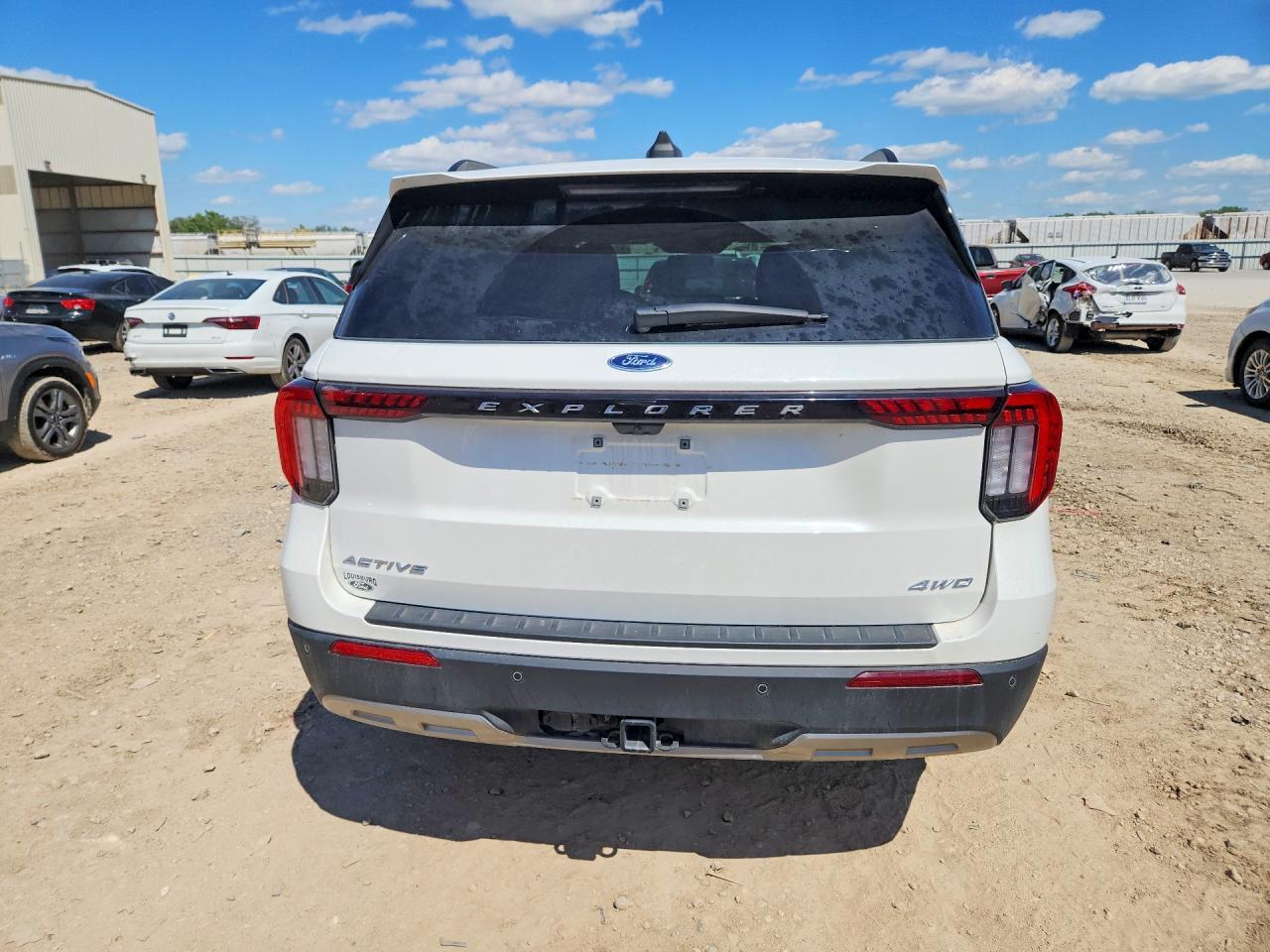 2025 Ford Explorer Active - Фото 6