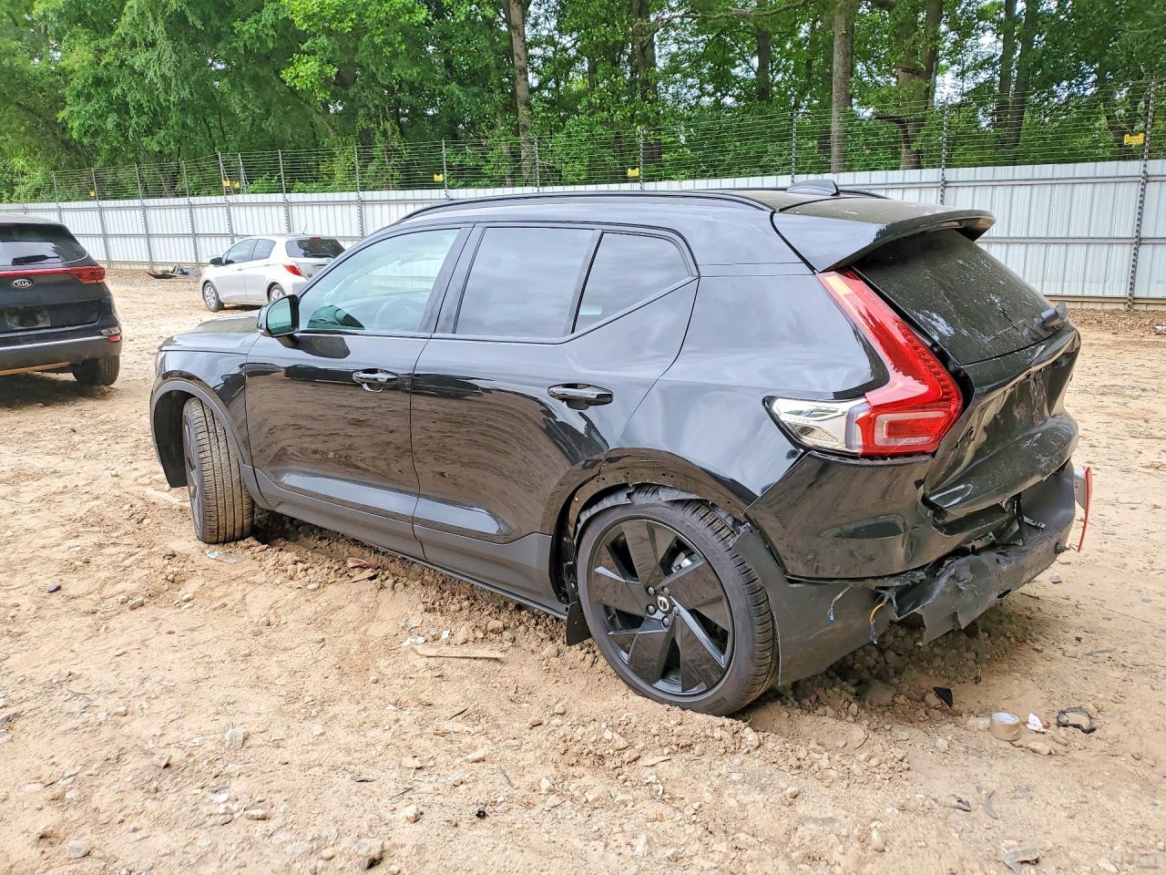 2026 Volvo Xc40 Ultra - Image 2