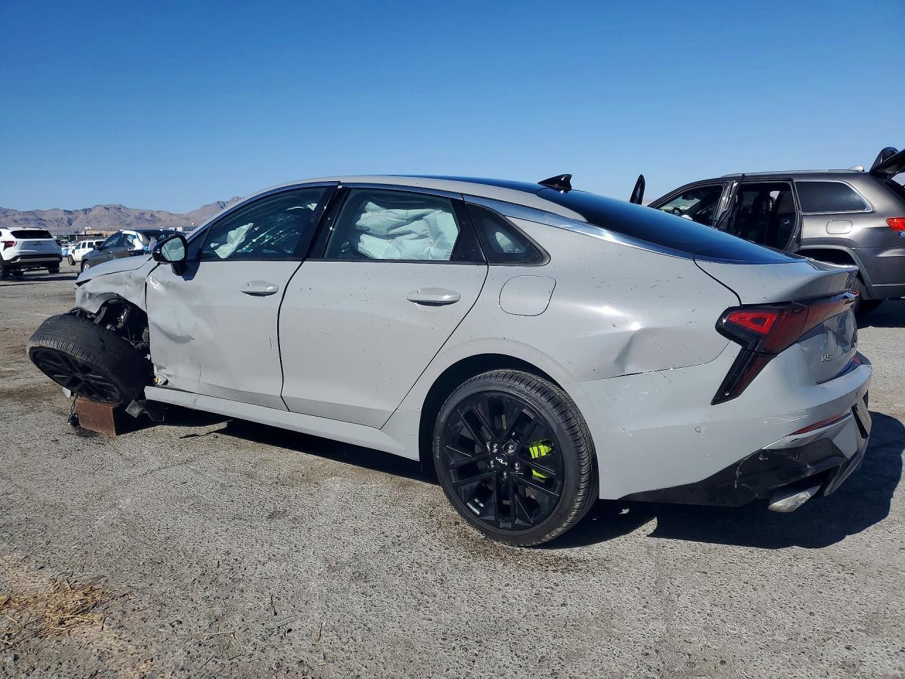2025 Kia K5 Gt - Фото 2