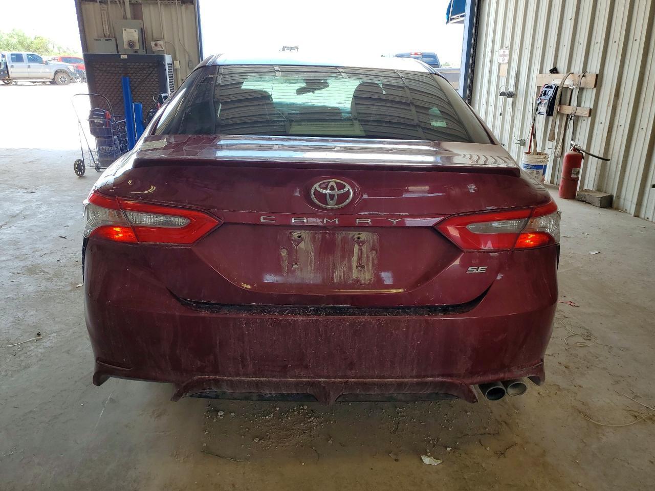 2018 Toyota Camry - Фото 6