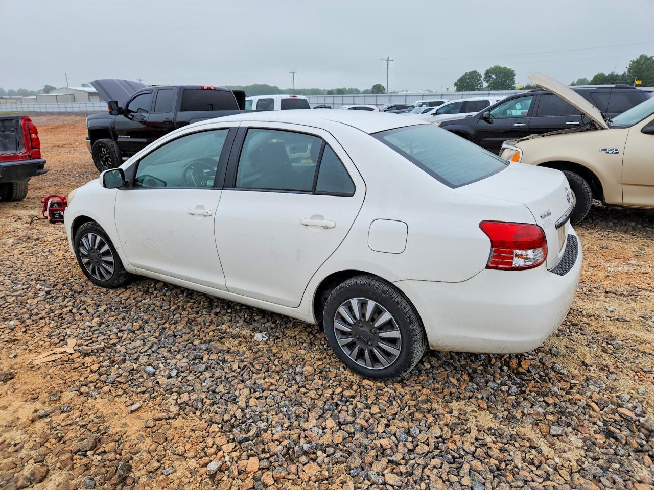 2009 Toyota Yaris Base - Image 2
