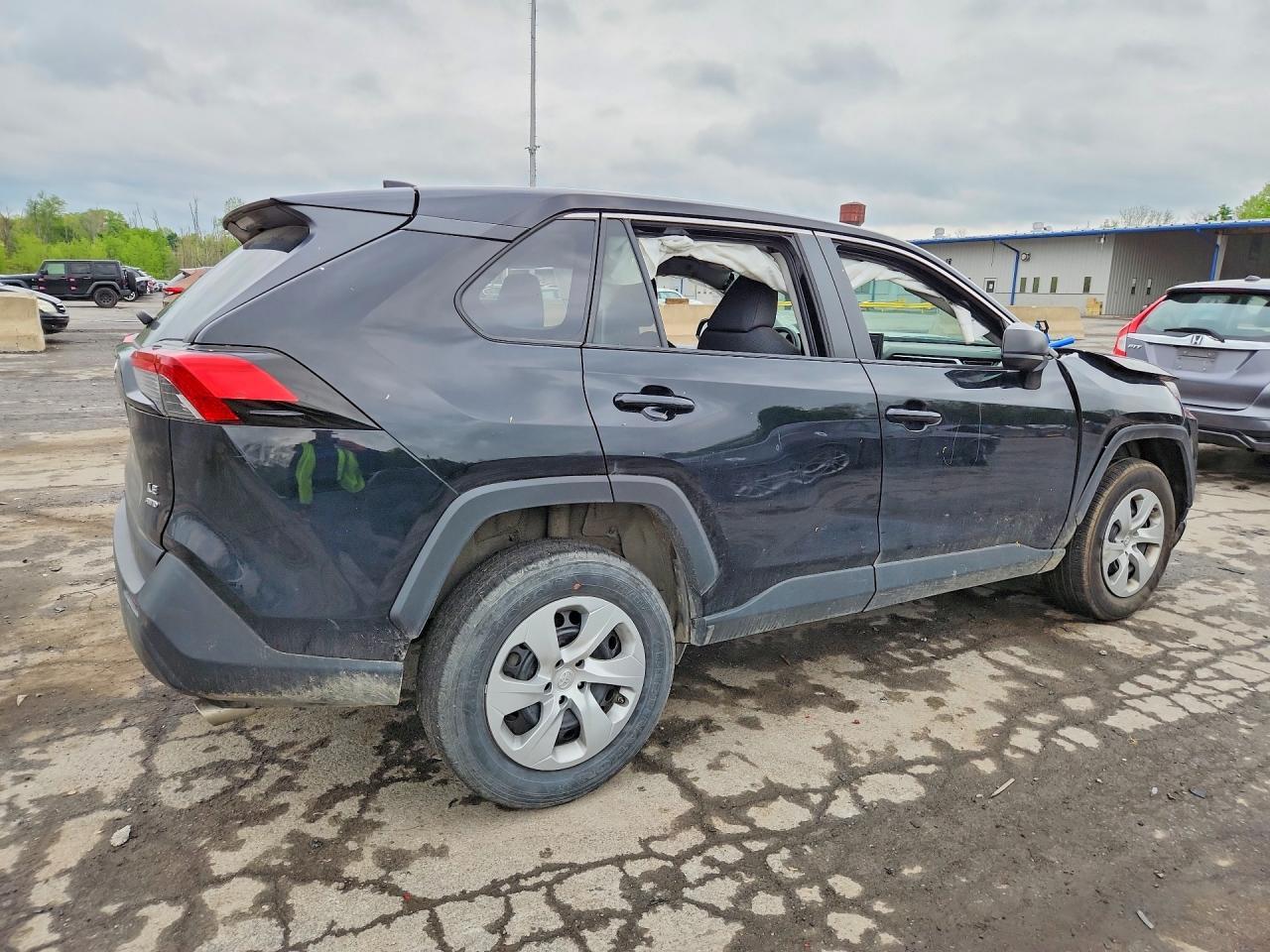 2022 Toyota Rav4 Le - Фото 3