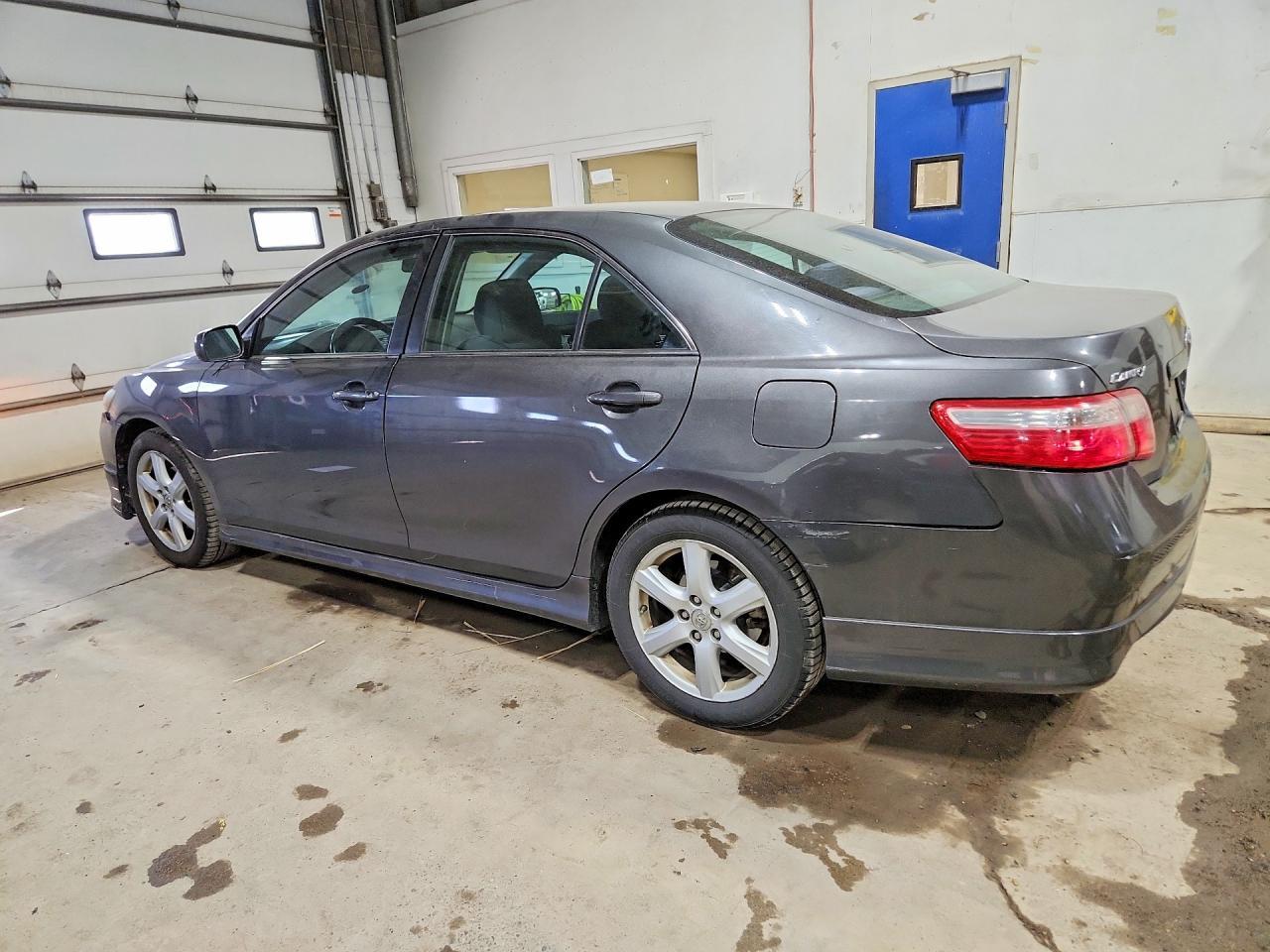 2008 Toyota Camry Se - Фото 2