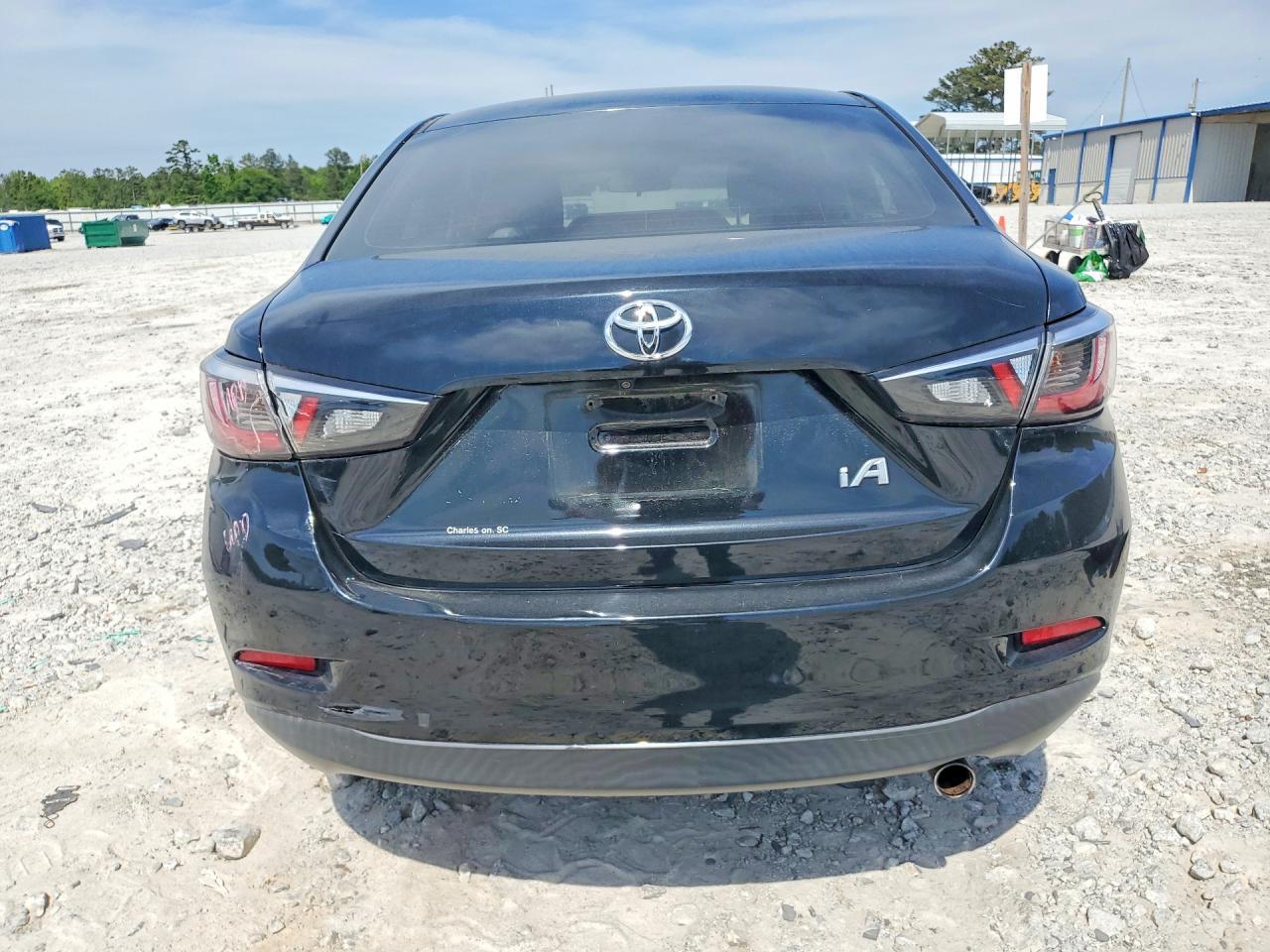 2017 Toyota Yaris Ia Base - Image 6