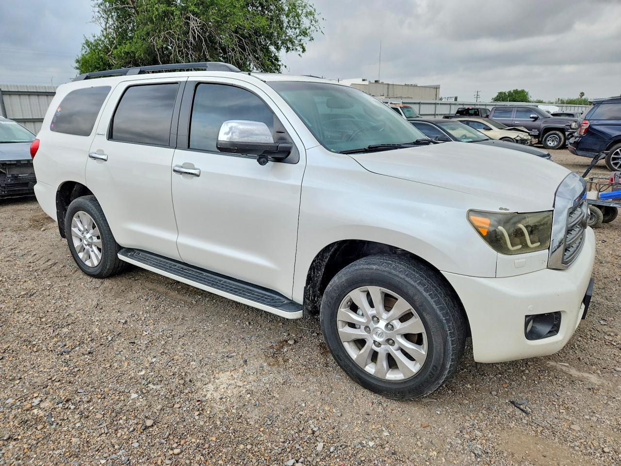 2016 Toyota Sequoia Platinum - Фото 4