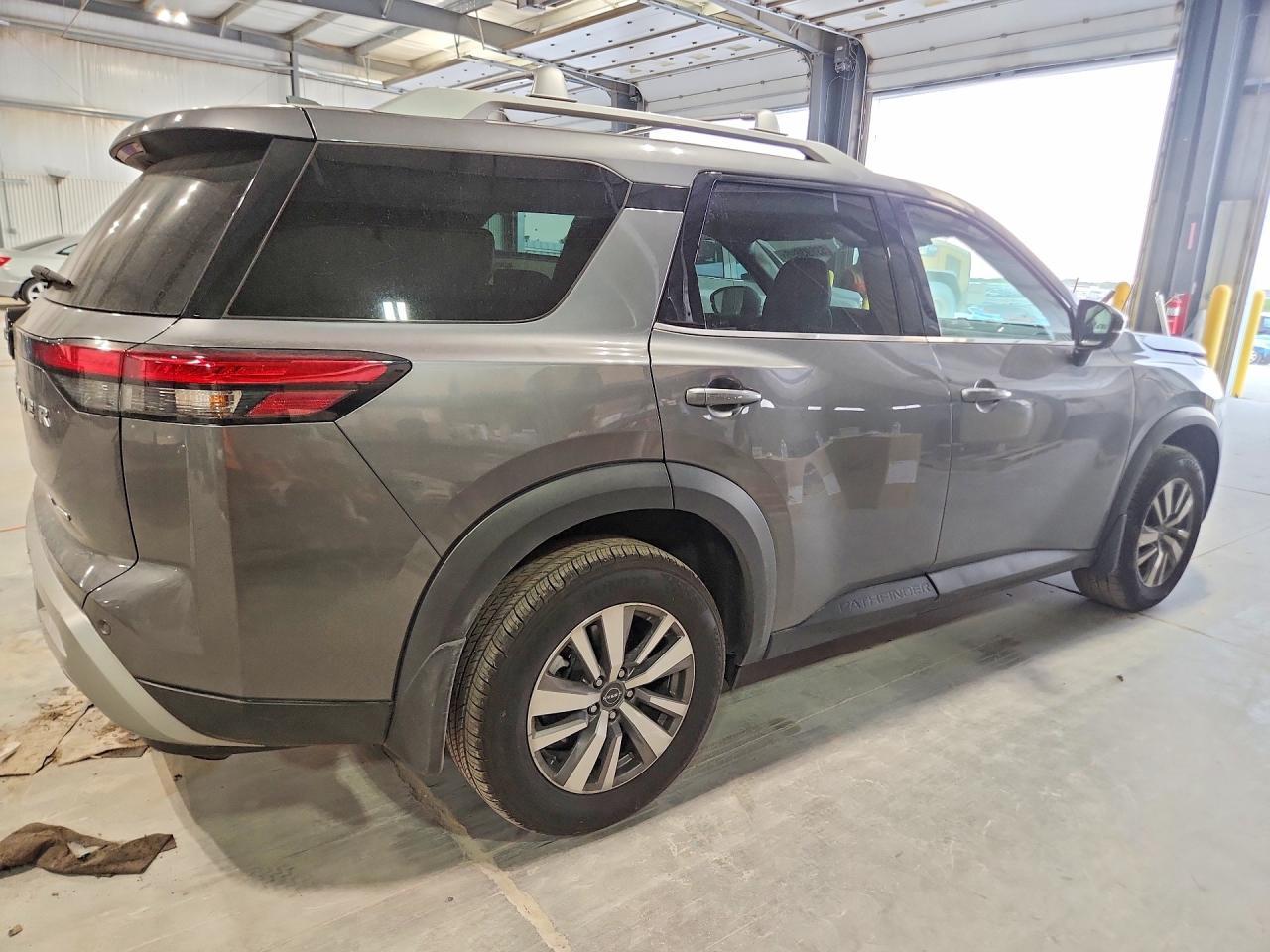 2023 Nissan Pathfinder Sl - Фото 3