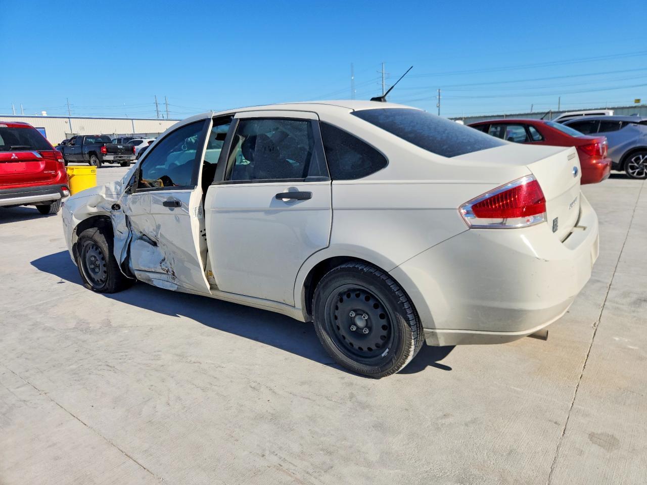 2010 Ford Focus - Image 2