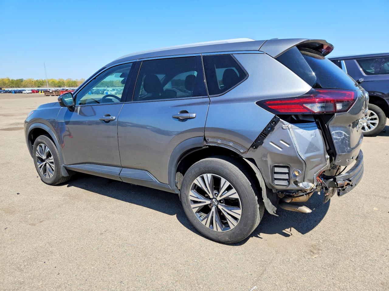 2021 Nissan Rogue Sv - Image 2