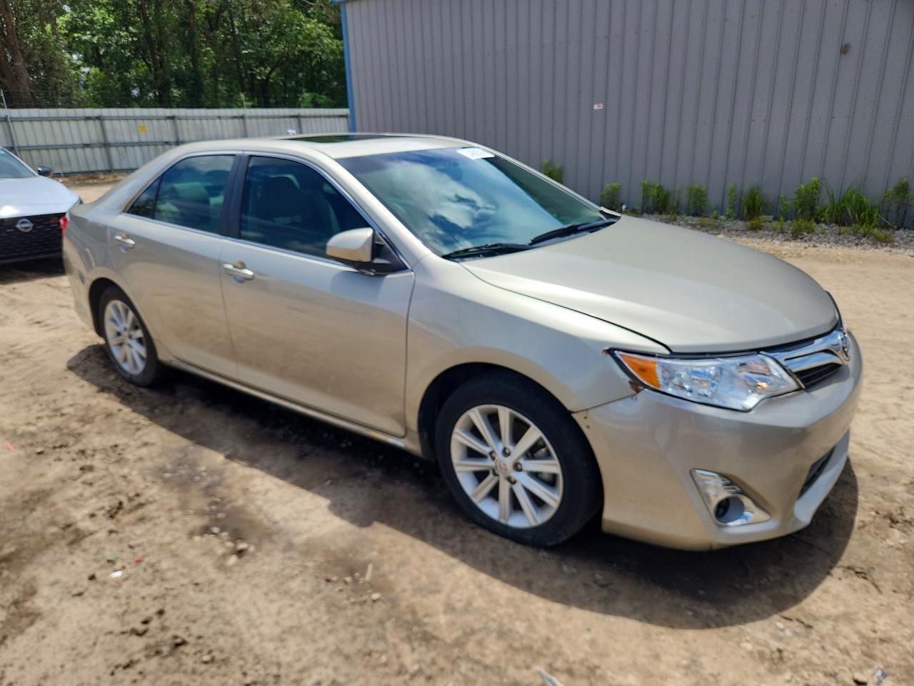 2014 Toyota Camry Xle V6 - Фото 4