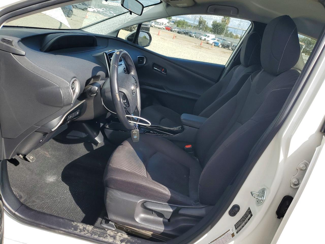 2020 Toyota Prius Prime Le - Фото 7