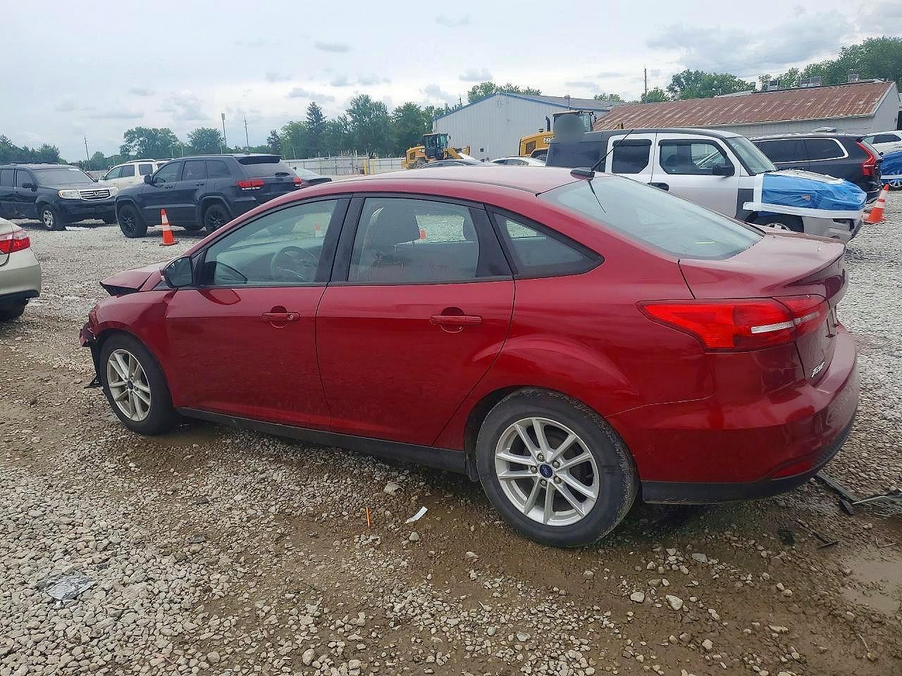 2017 Ford Focus Se - Image 2