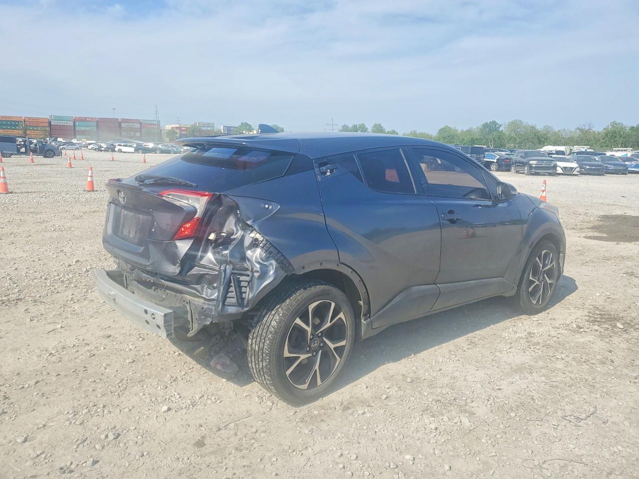 2018 Toyota C-Hr Xle - Image 3