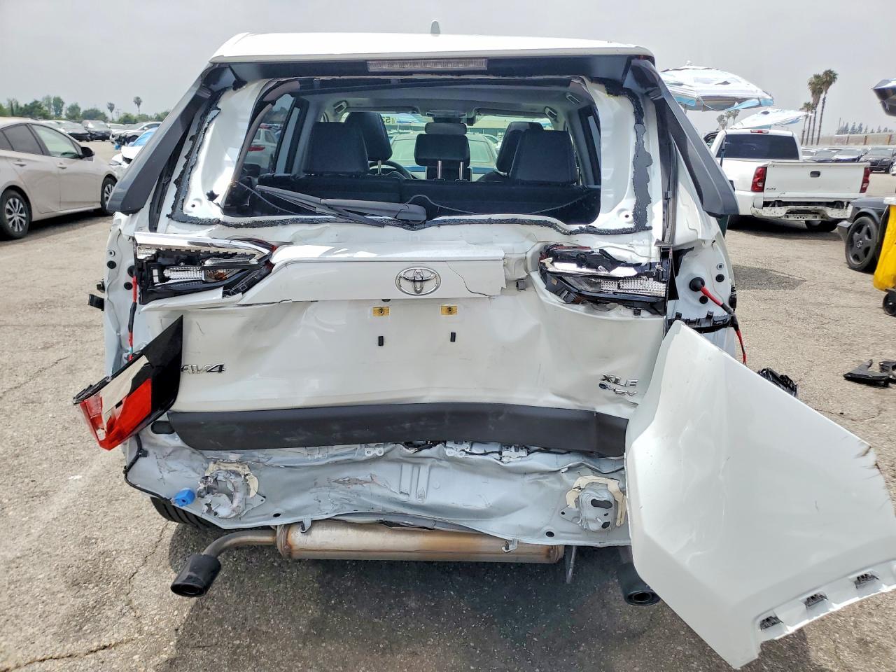 2025 Toyota Rav4 Xle Premium - Фото 6