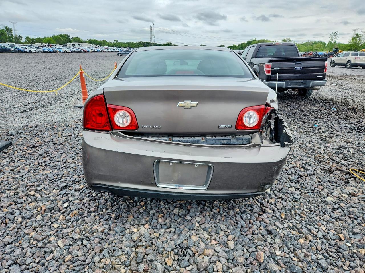 2010 Chevrolet Malibu Ls - Image 6