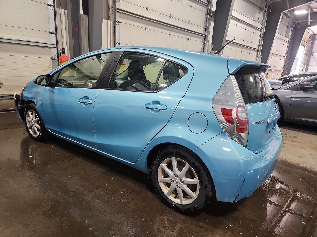 2012 Toyota Prius C Three - Фото 2