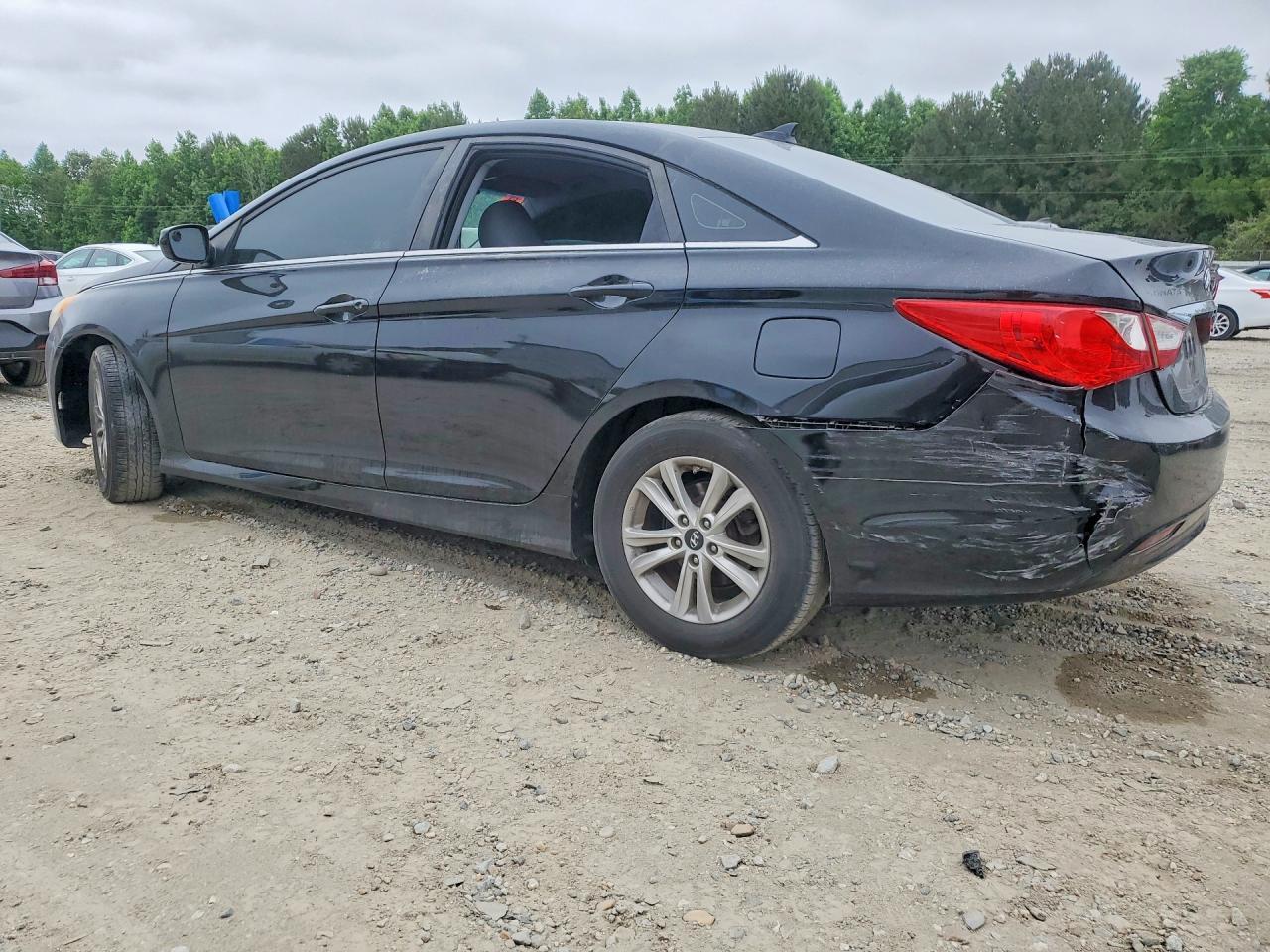 2014 Hyundai Sonata Gls - Image 2