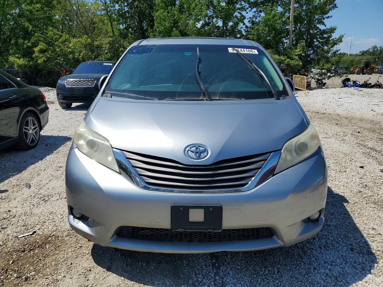 2011 Toyota Sienna Xle 8-Passenger - Фото 5