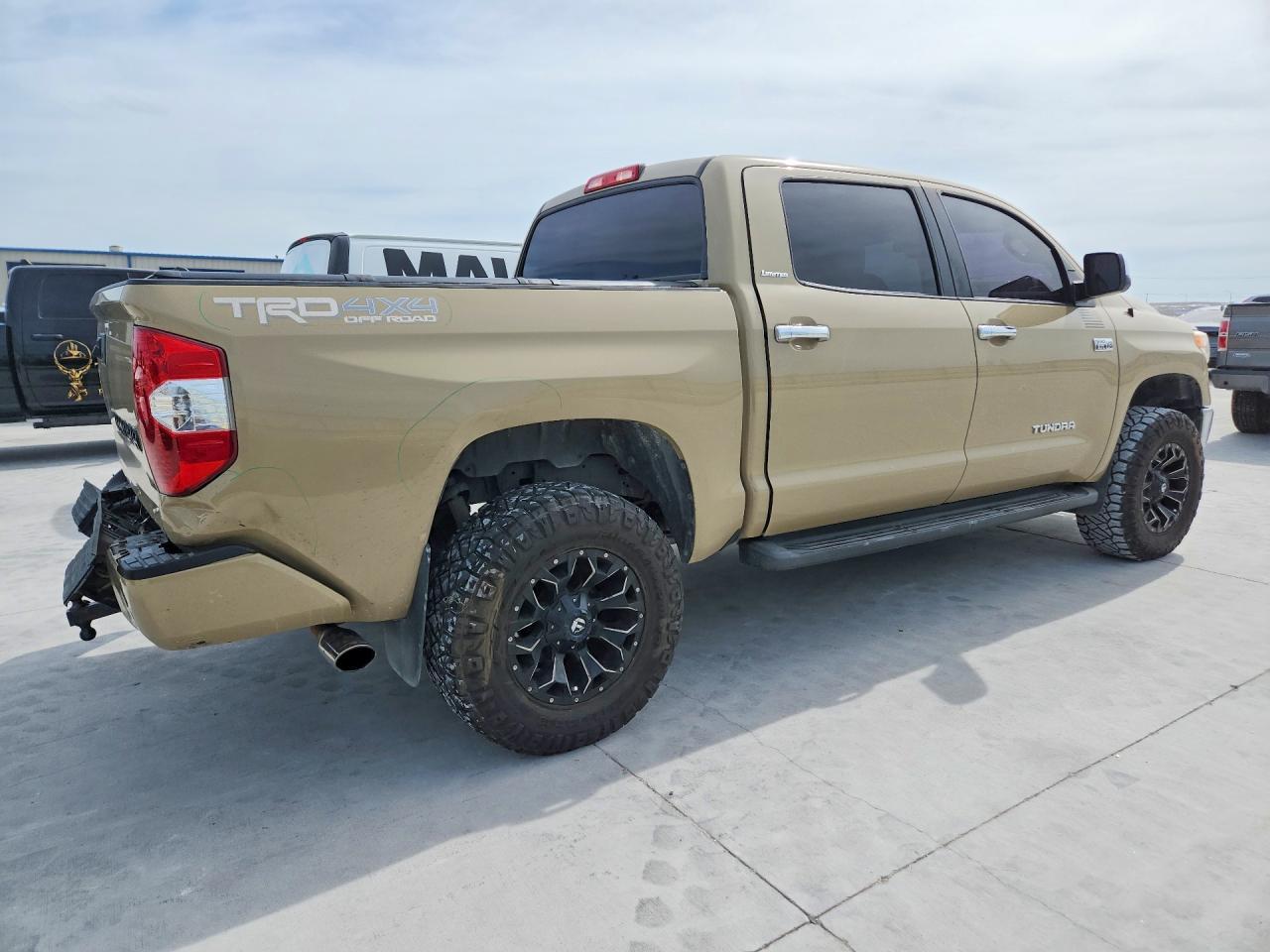 2017 Toyota Tundra Crewmax Limited - Фото 3